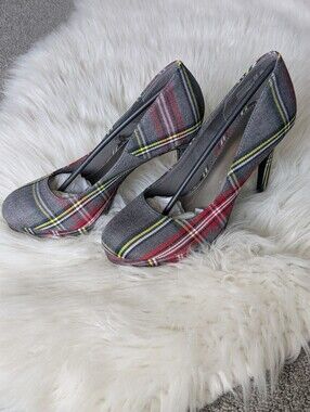 NWT FIONI Plaid Platforms Pumps